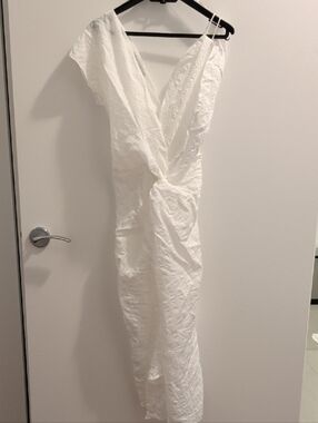 Zara White V-Neck Twist Front Women’s Dress